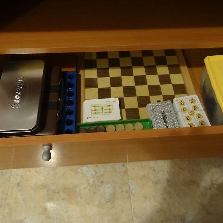 شقة Apartamento Oroblanc Playa La Concha أوروبيسا ذيل مار المظهر الخارجي الصورة