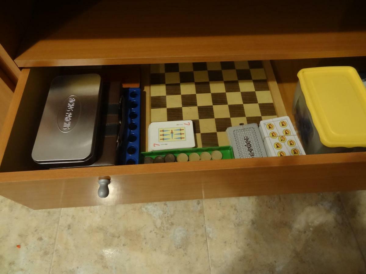 شقة Apartamento Oroblanc Playa La Concha أوروبيسا ذيل مار المظهر الخارجي الصورة