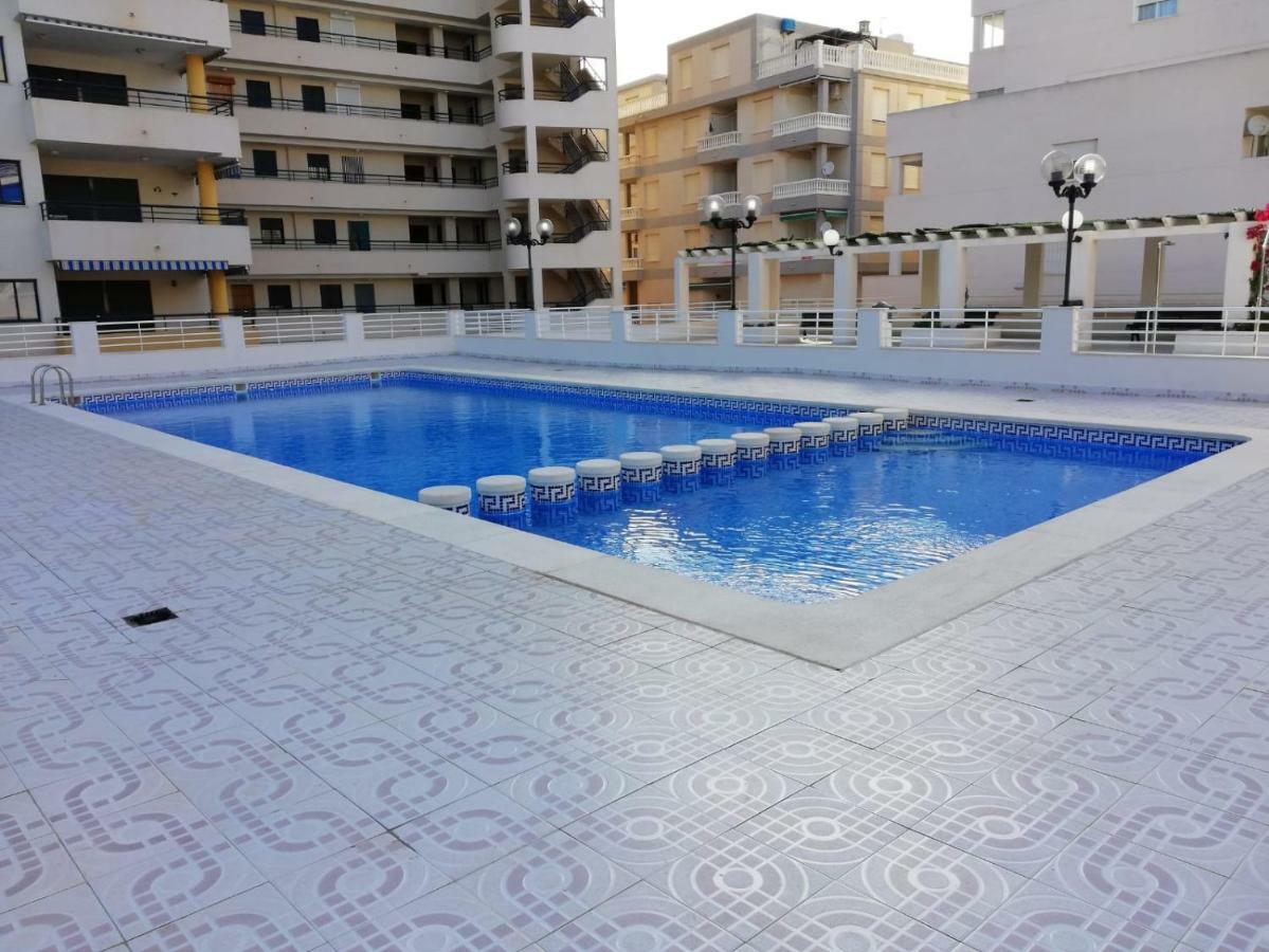 شقة Apartamento Oroblanc Playa La Concha أوروبيسا ذيل مار المظهر الخارجي الصورة